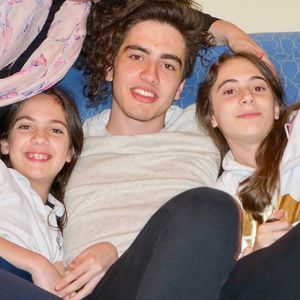 Meet your Posher, Sinan